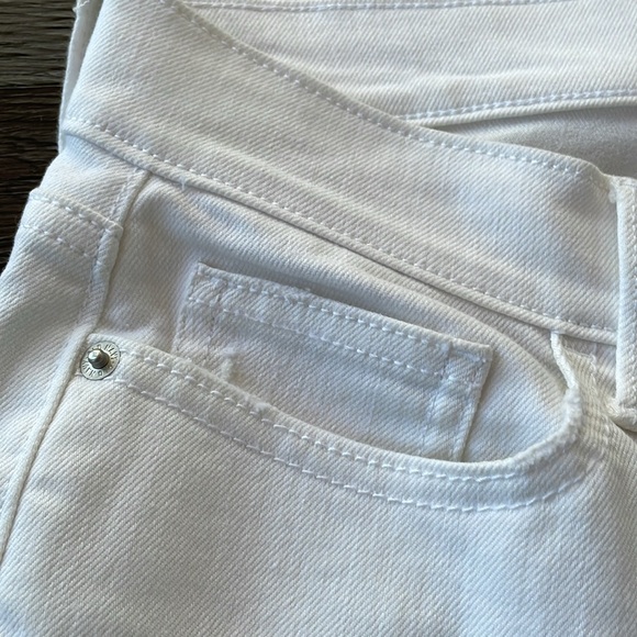 Old Navy Mid-Rise Straight Crop Bright White Distressed Five Pocket Jeans - Picture 6 of 13